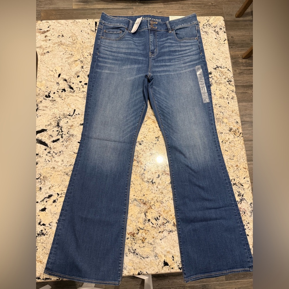 Aeo V artist flare jeans 2067